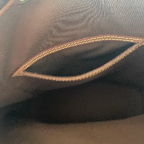 Louis Vuitton Montsouris MM - Picture 10 of 11